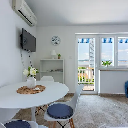 Daire Studio-apartment Mit Meerblick Dramalj